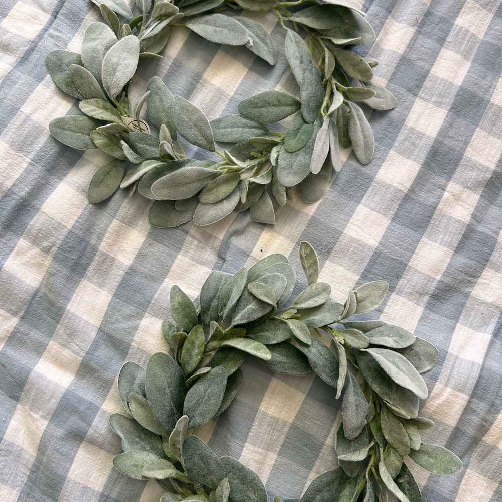 Green Leafy Holiday Wreath